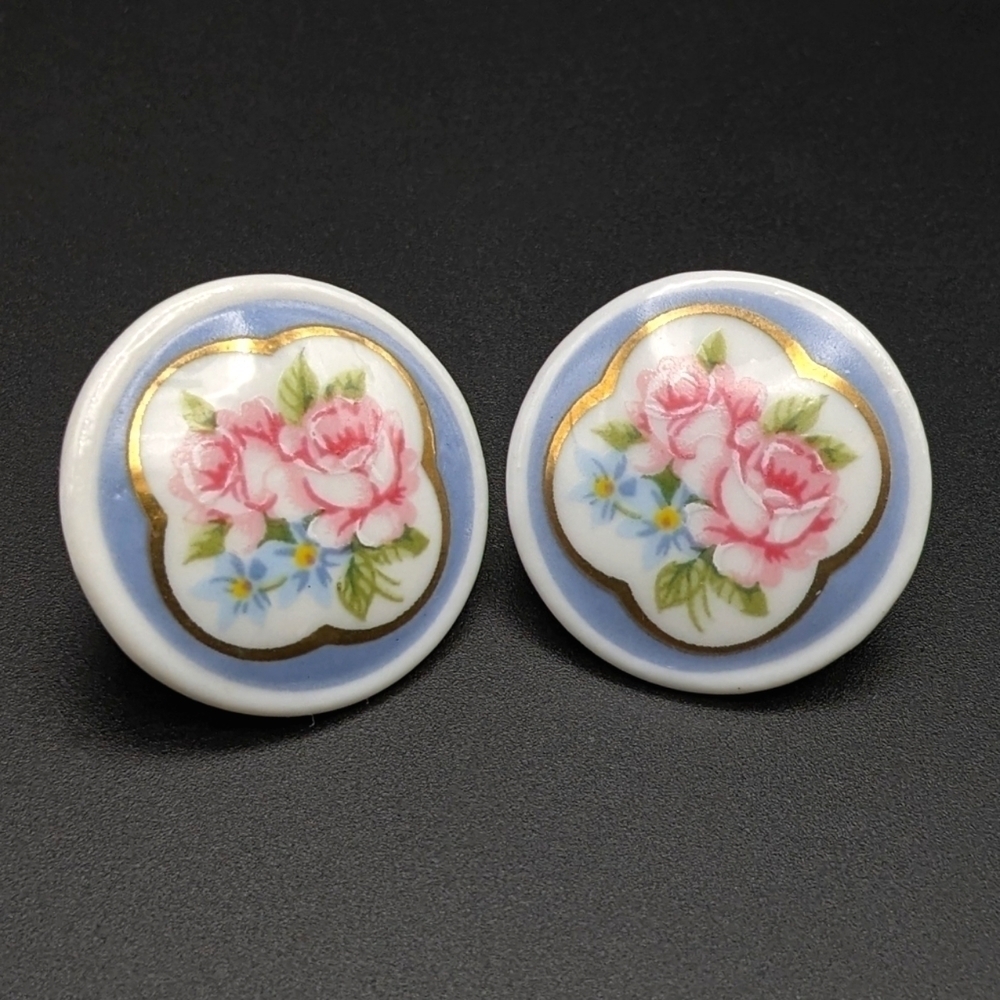 Retro/vintage 1989 Avon "Porcelain Bouquet" Earring Studs